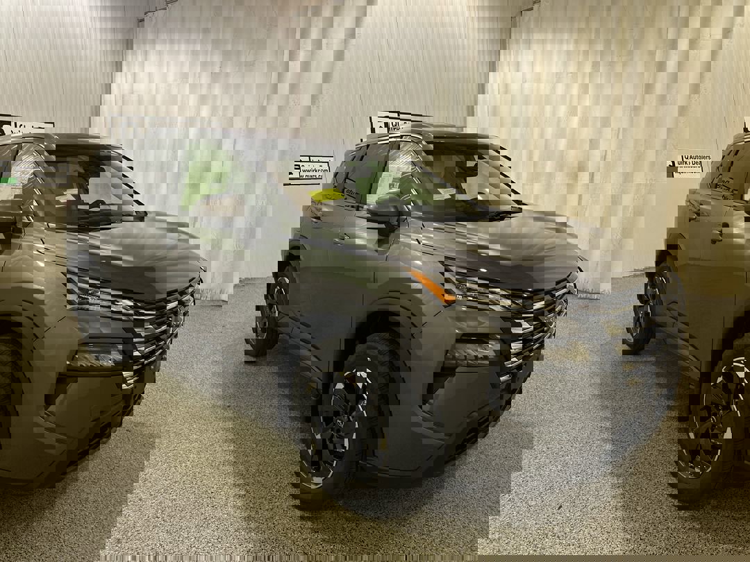 2026 Nissan Rogue SV's photo