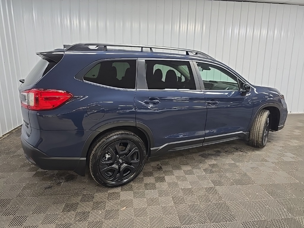 2025 Subaru Ascent Onyx Edition Touring photo 2