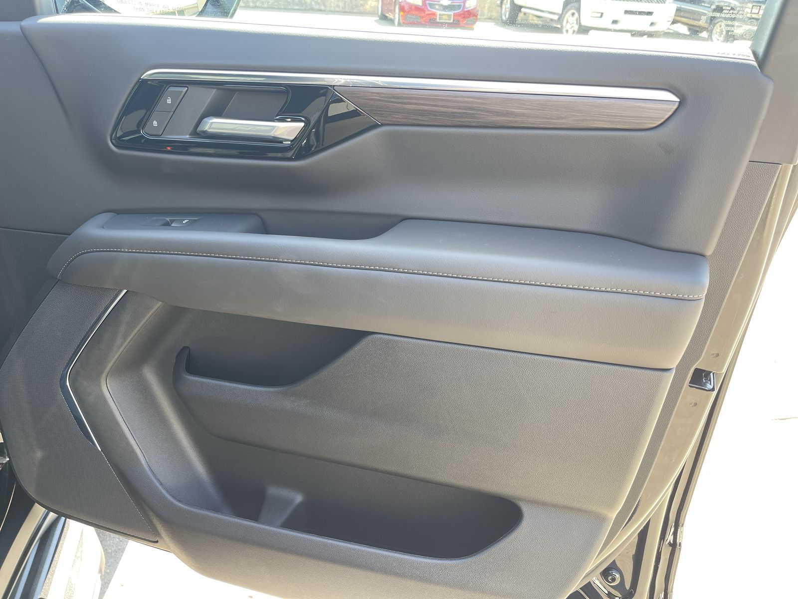 2025 Chevrolet Tahoe LS photo 7