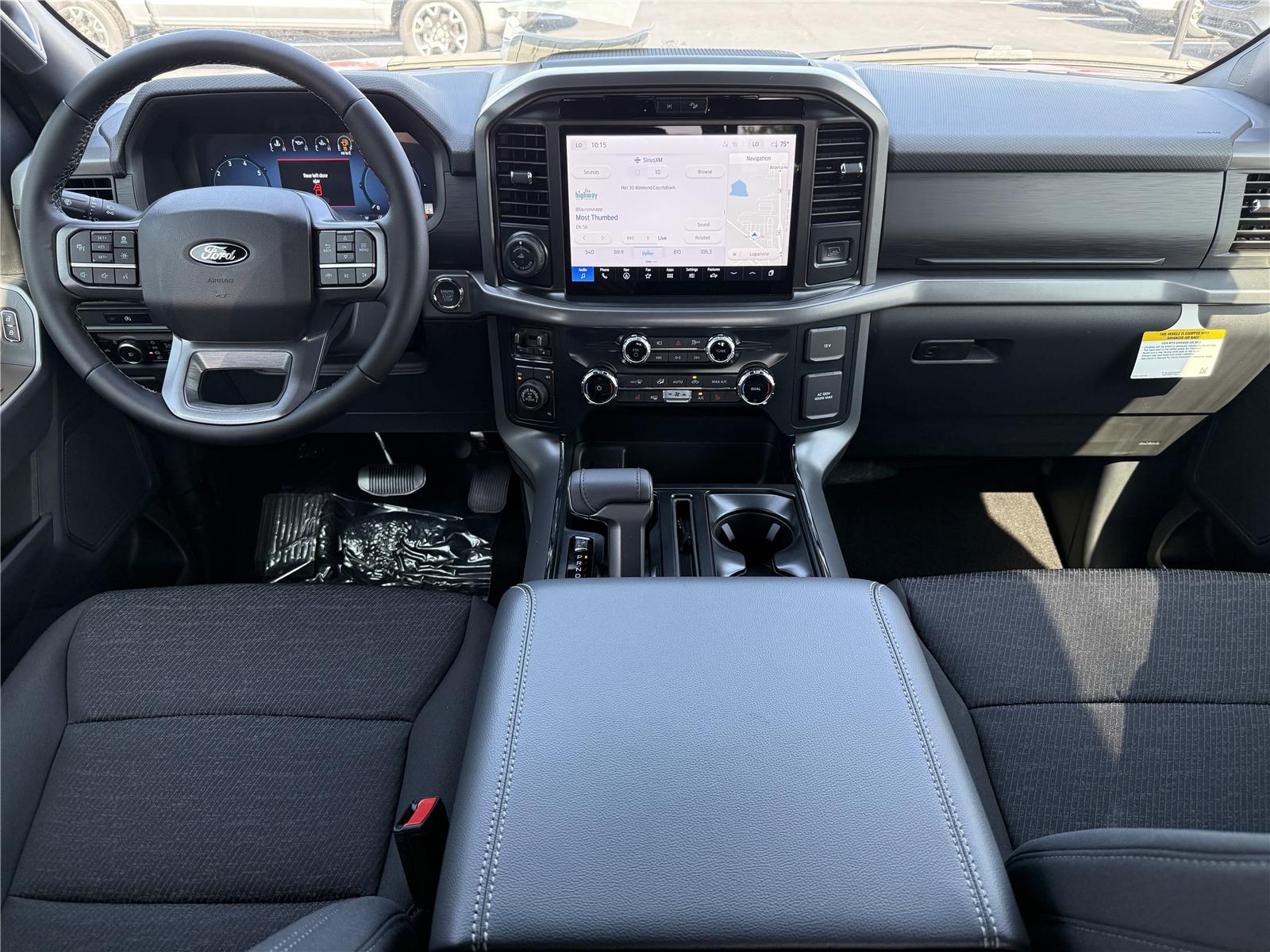 2025 Ford F-150 XLT photo 2