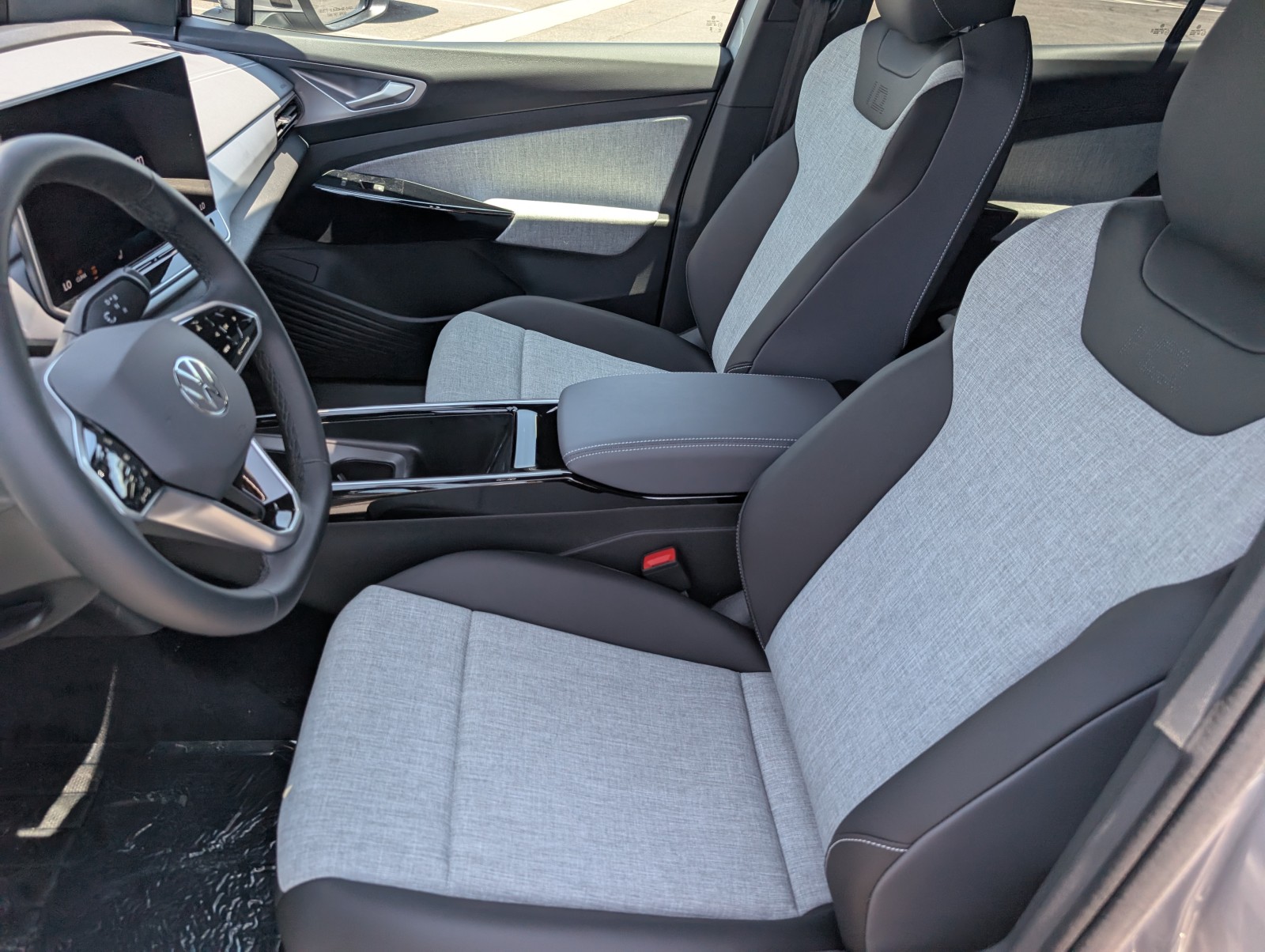 New 2025 Silver Mist Metallic Volkswagen Pro image 11