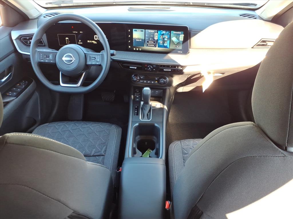 2026 Nissan Kicks SV photo 2