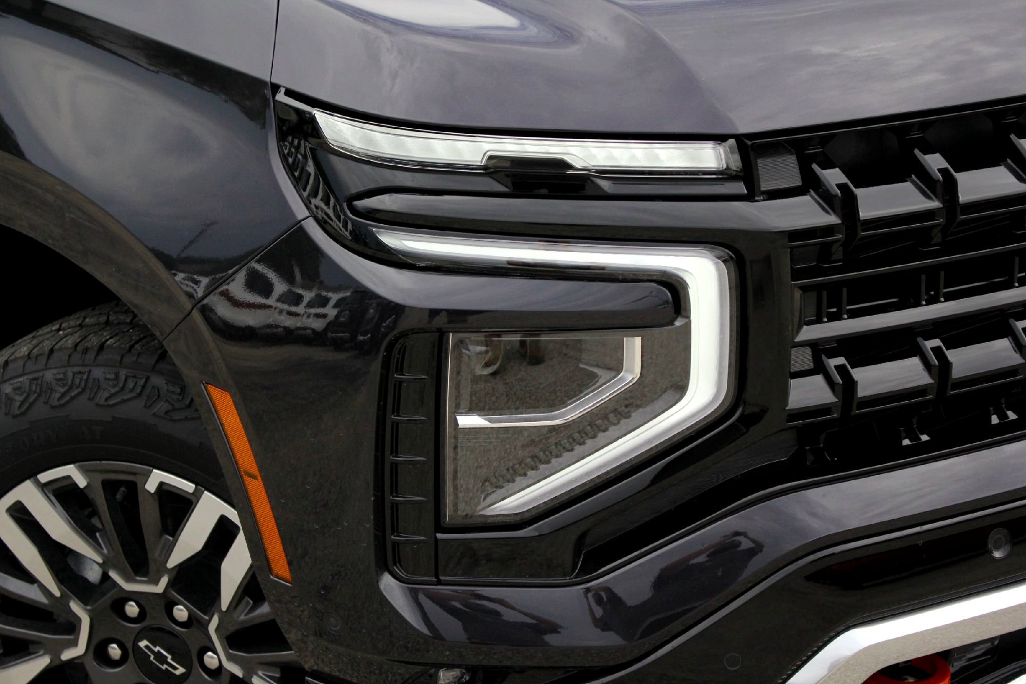 2025 Chevrolet Tahoe Z71 photo 2