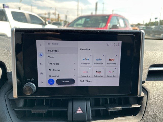 2024 Toyota RAV4 Hybrid XLE photo 11