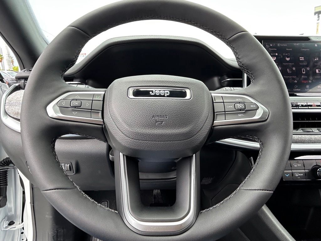 2025 Jeep Compass Latitude photo 12