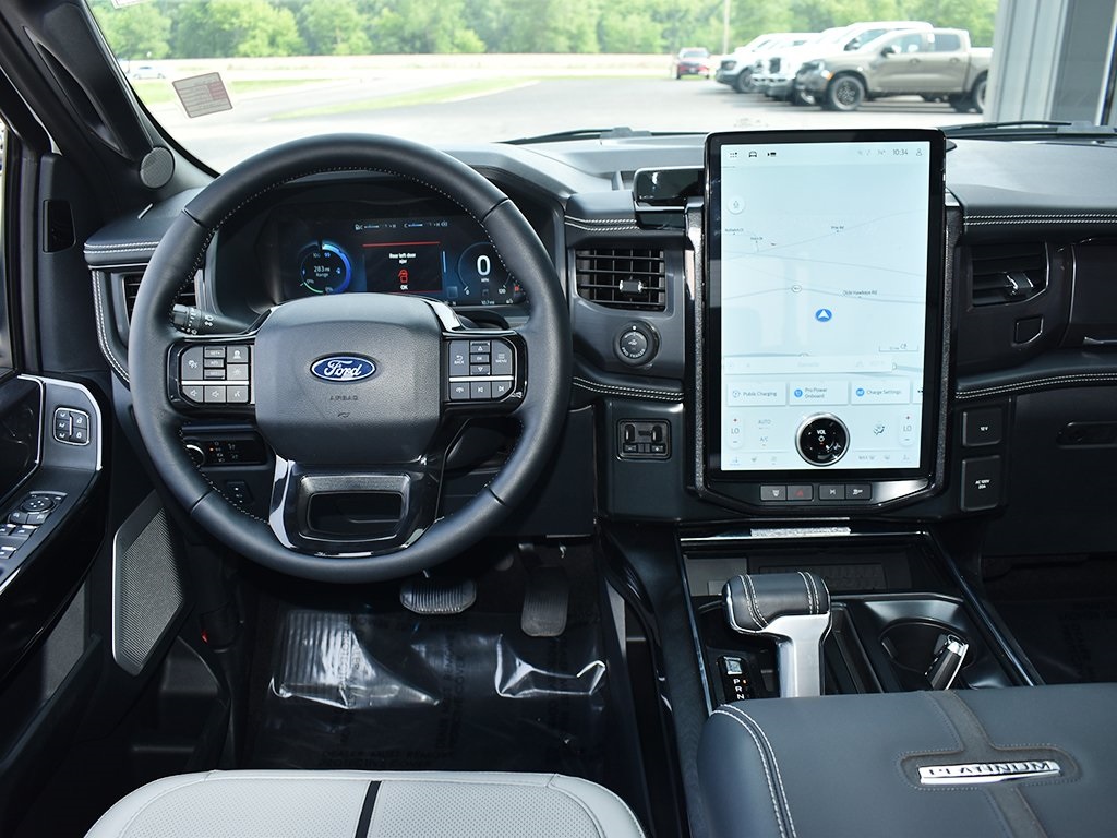 2025 Ford F-150 Lightning Platinum photo 20