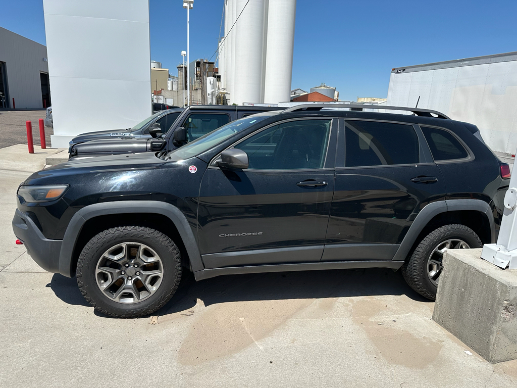 2019 Jeep Cherokee Trailhawk photo 3