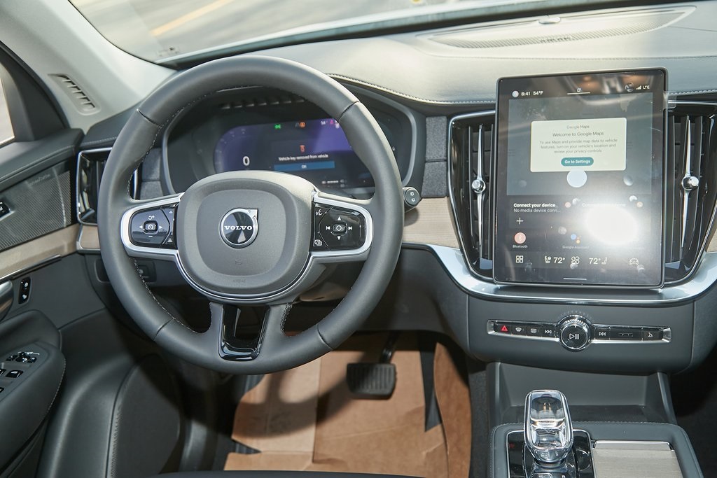 2025 VOLVO XC90 - Image 21