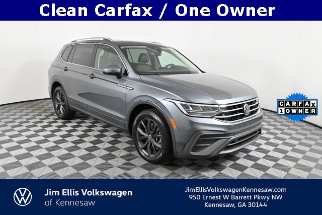 2022 Volkswagen Tiguan SE's photo