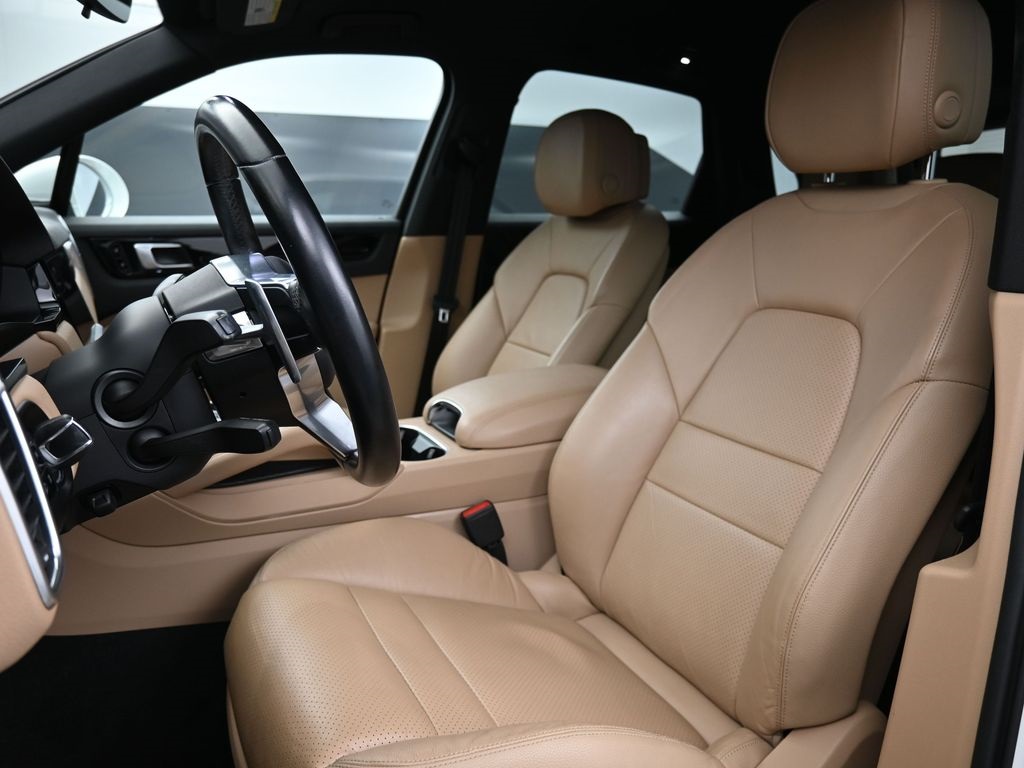 2020 Porsche Cayenne Base photo 4