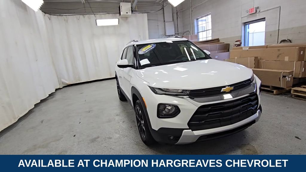 2022 Chevrolet Trailblazer LT photo 2