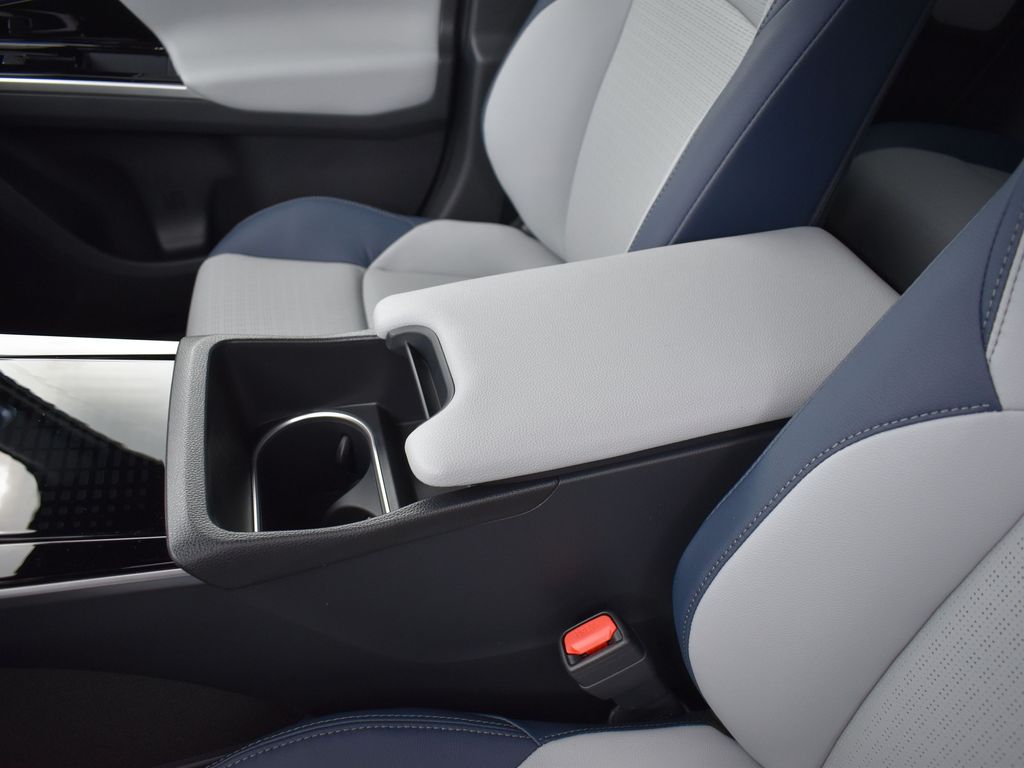 2025 Subaru Solterra Limited photo 10