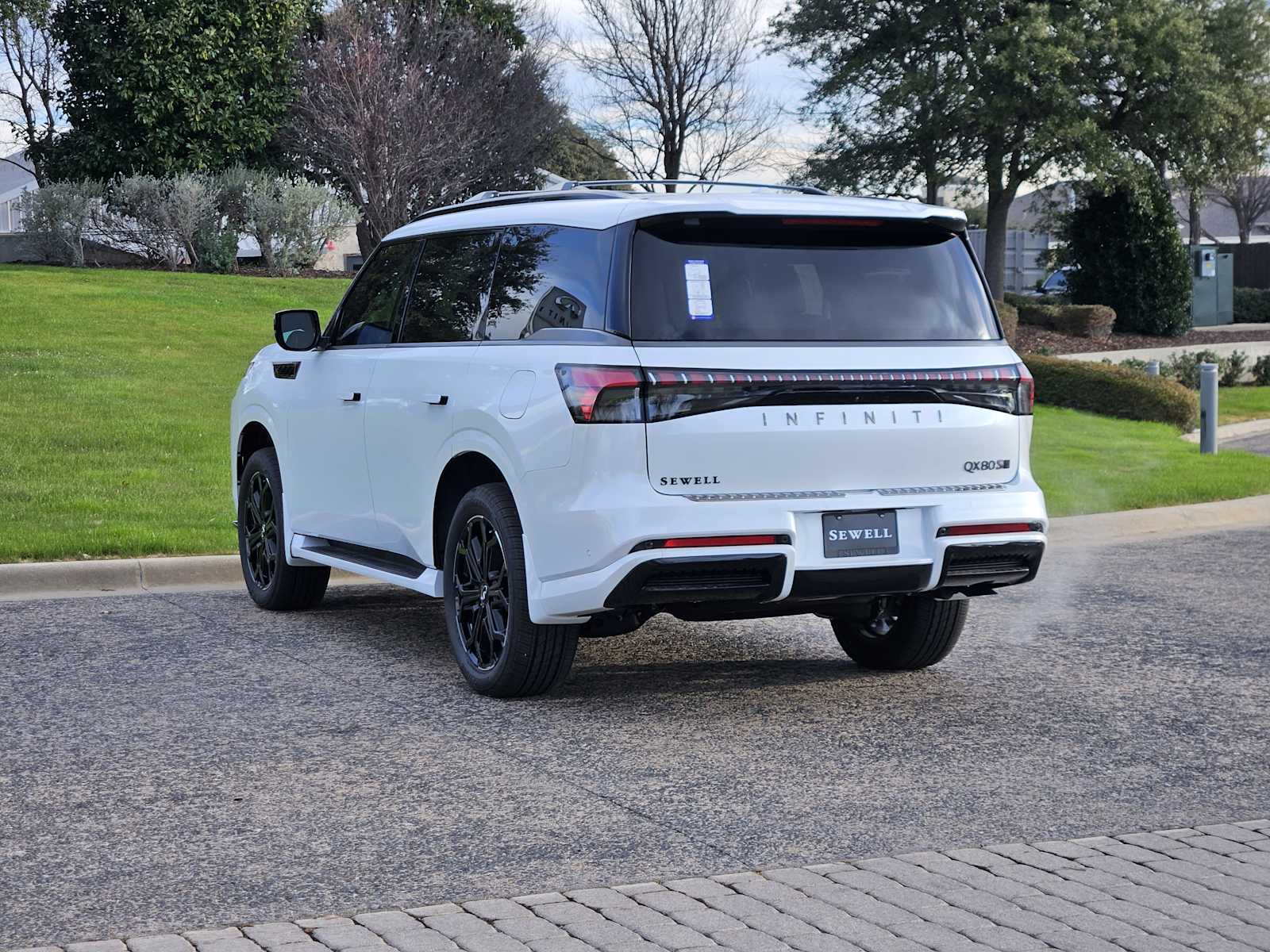 2026 INFINITI QX80 Sport - Photo 3