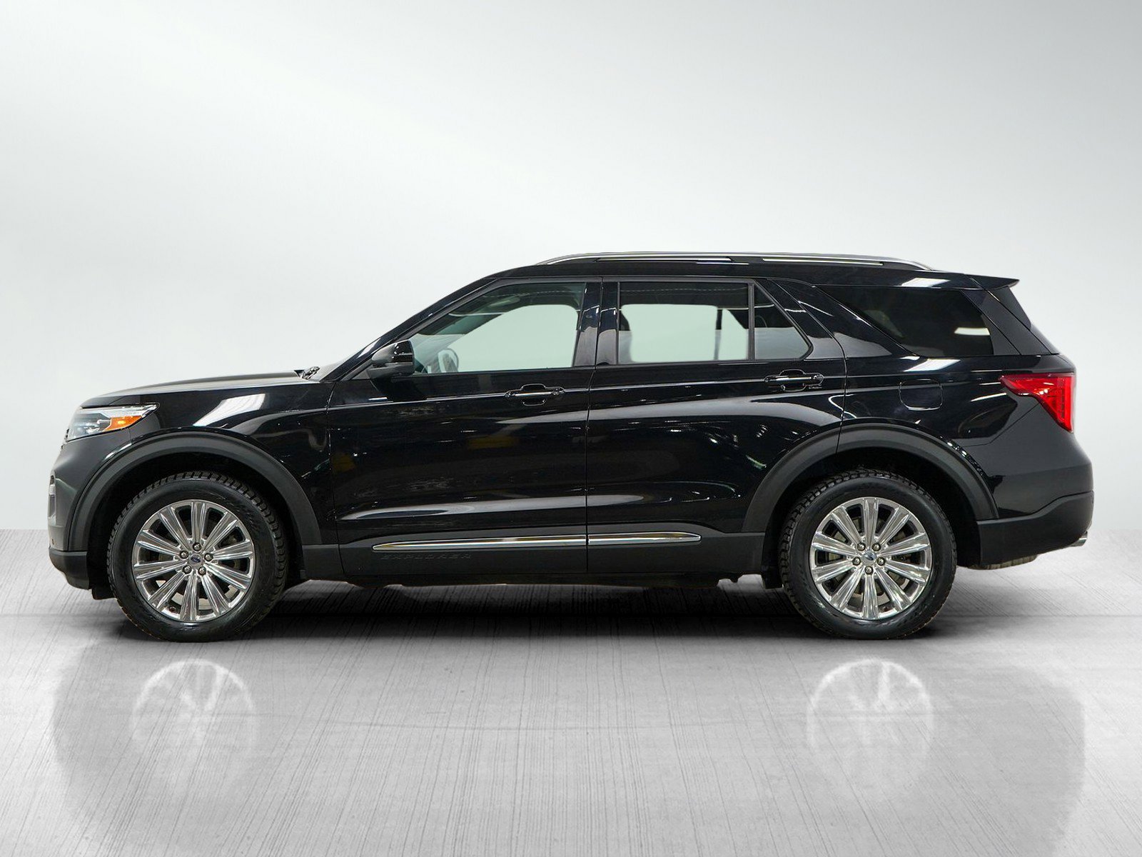 Used 2021 Ford Explorer Limited HEV with VIN 1FM5K8FW1MNA03827 for sale in Minneapolis, Minnesota
