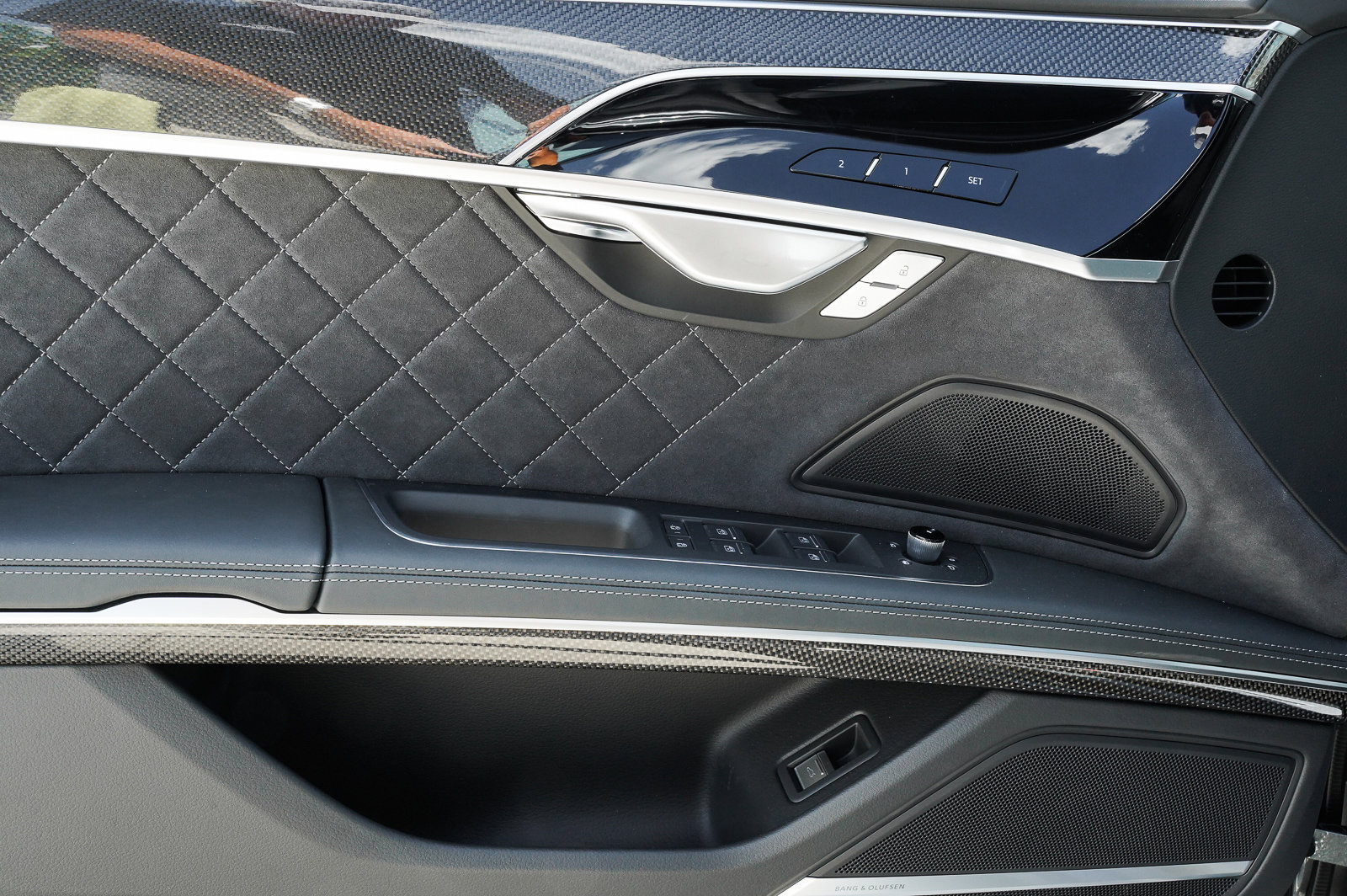 2025 Audi S8 4.0T photo 22