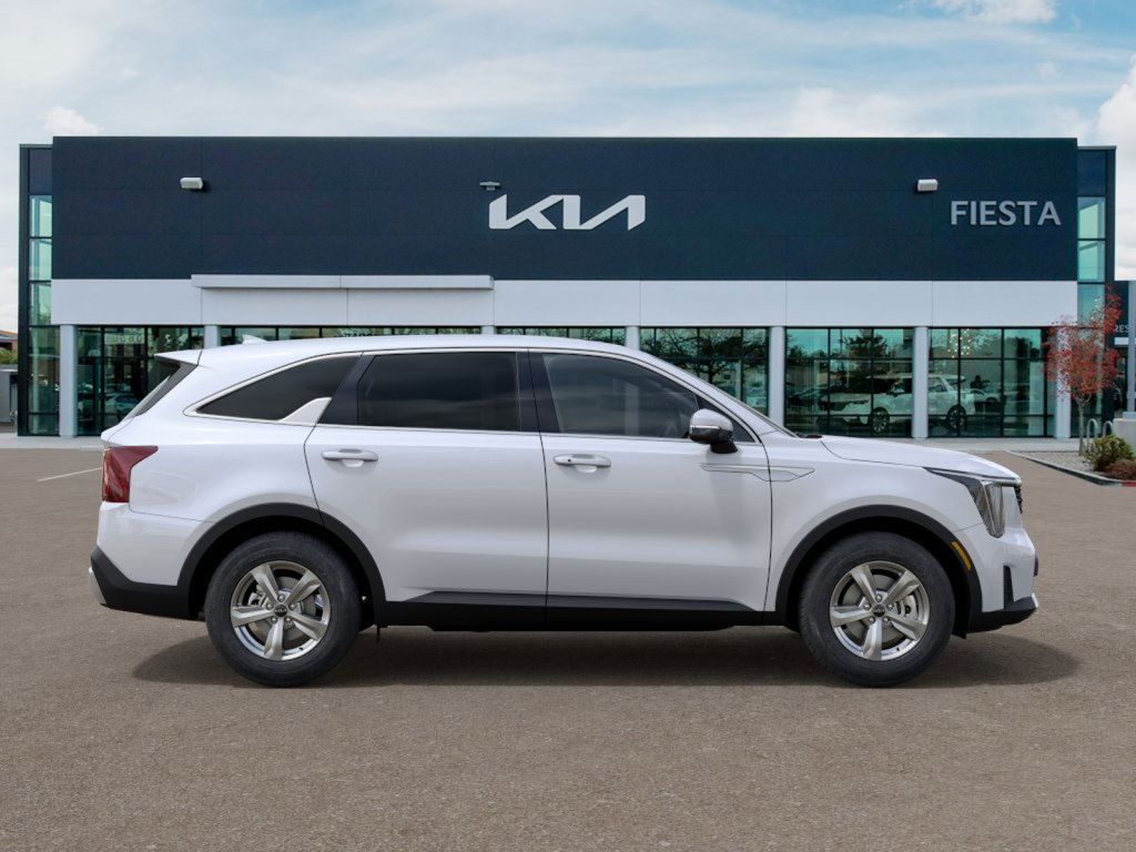 2025 Kia Sorento LX photo 4