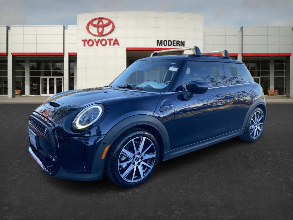 2023 MINI 3 Door S's photo