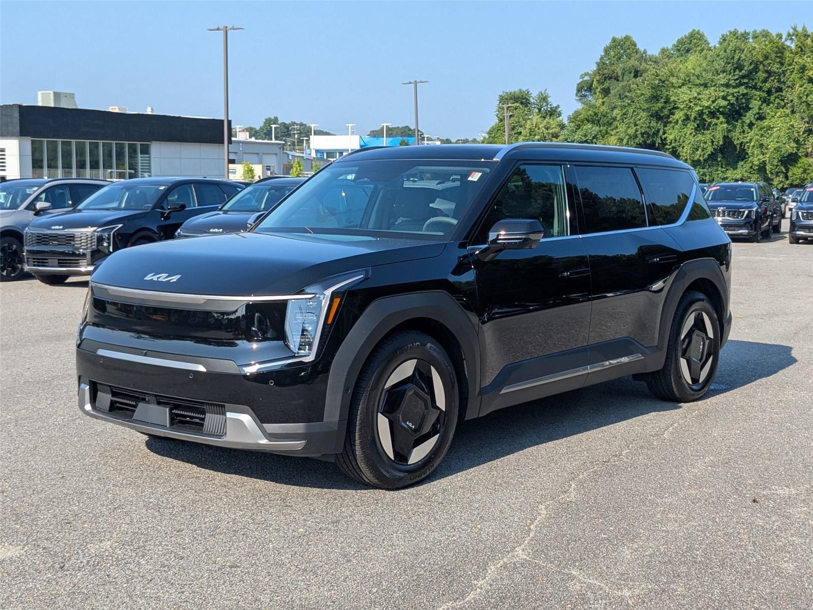 2026 Kia EV9 Wind's photo