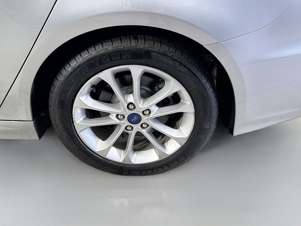 2020 Ford Fusion Hybrid SE photo 31