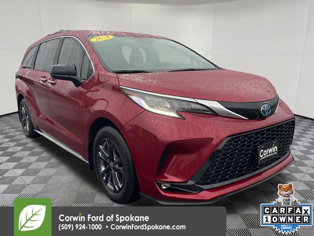 2024 Toyota Sienna XSE's photo