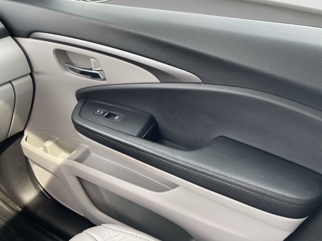 2021 Honda Pilot Special Edition photo 12