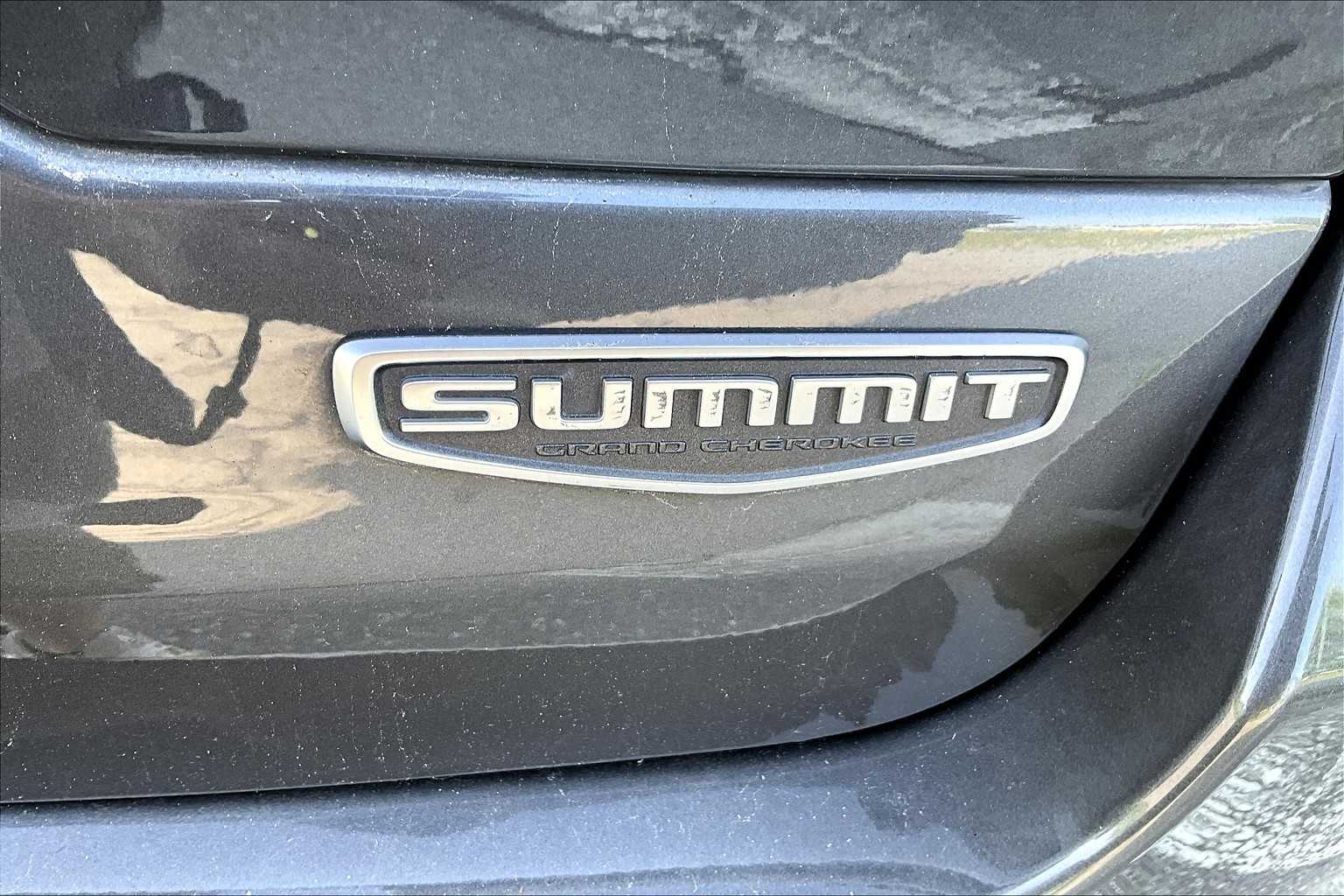 2023 Jeep Grand Cherokee Summit photo 29