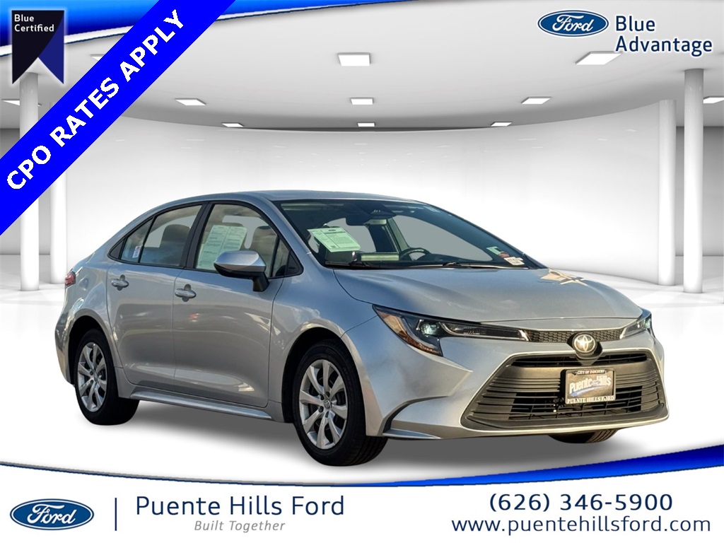 2024 Toyota Corolla LE's photo