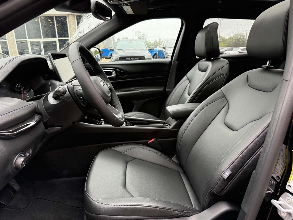 2025 Jeep Compass Limited photo 13
