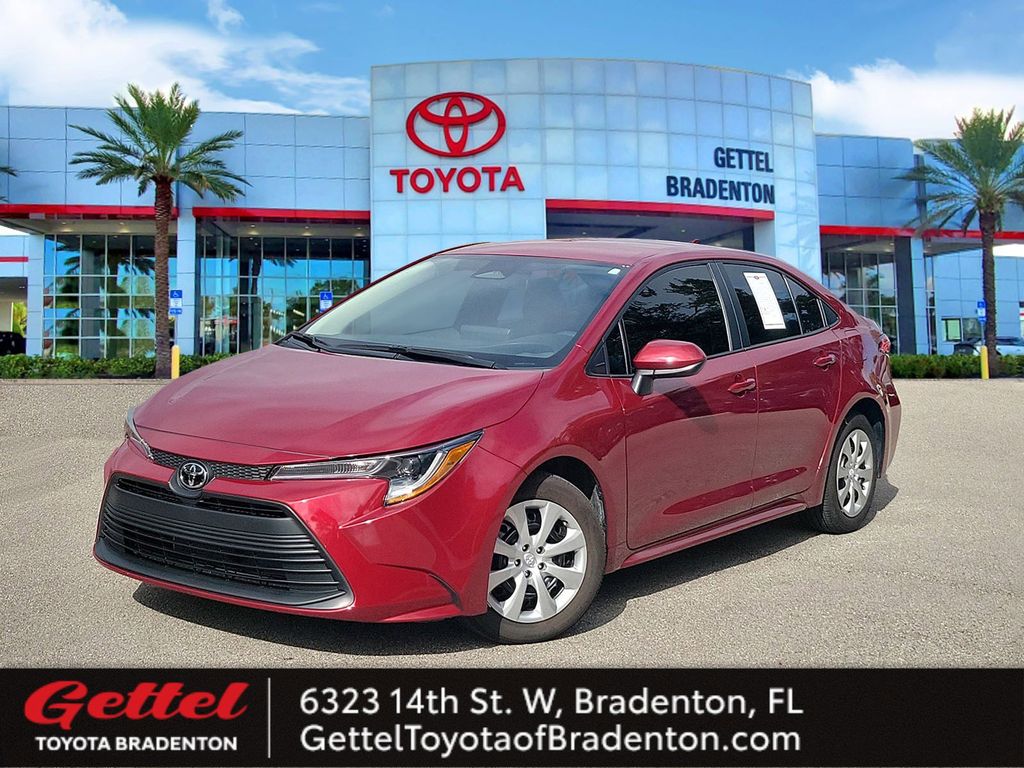 2025 Toyota Corolla LE's photo