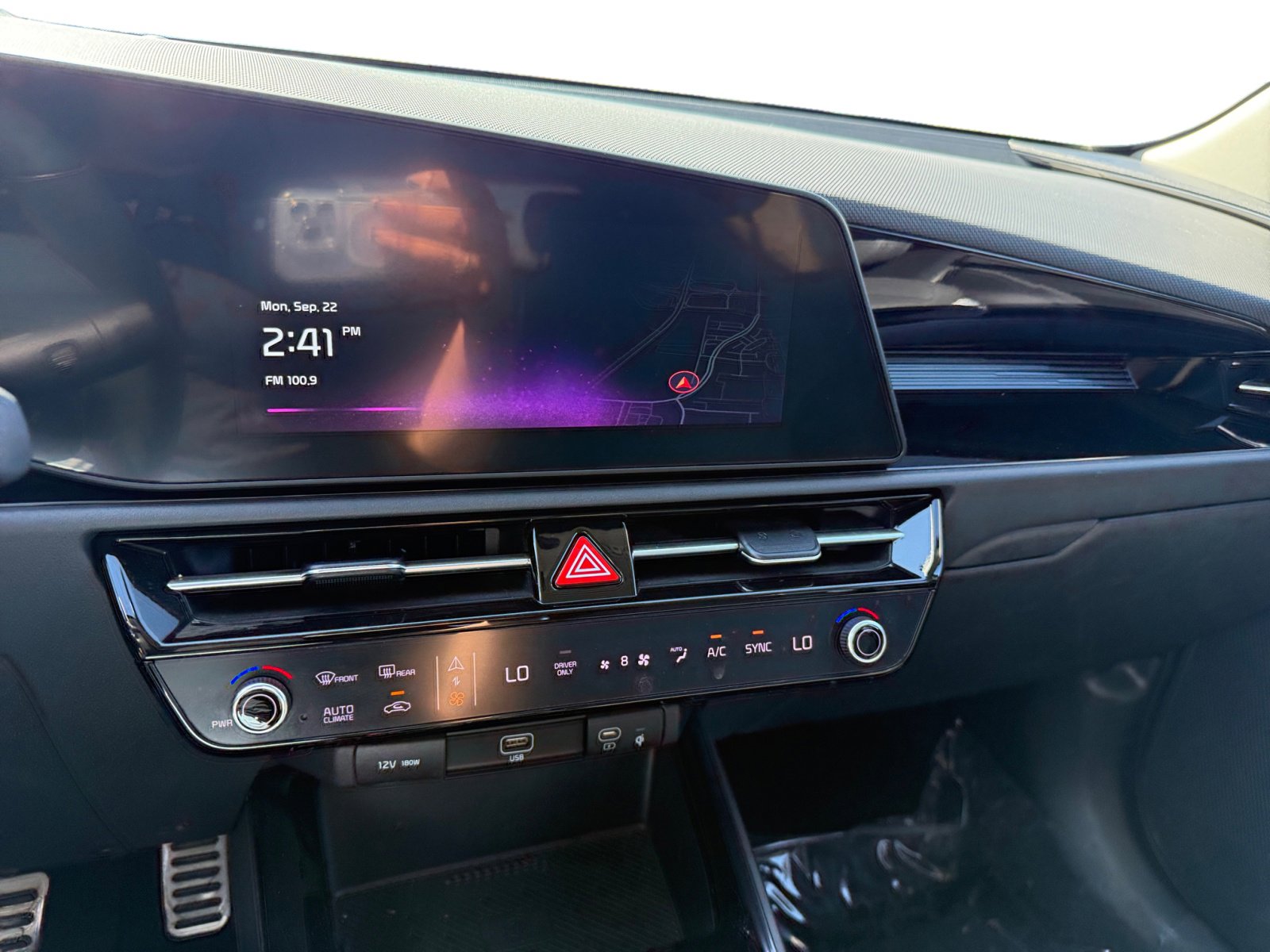 2023 Kia Niro EX Touring photo 12