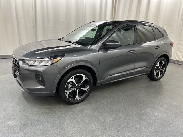 2023 Ford Escape ST-Line Select photo 2