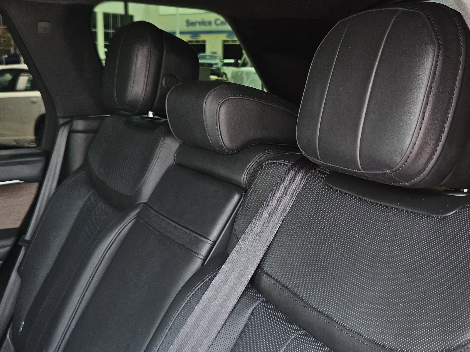 2023 Land Rover Range Rover SE photo 25
