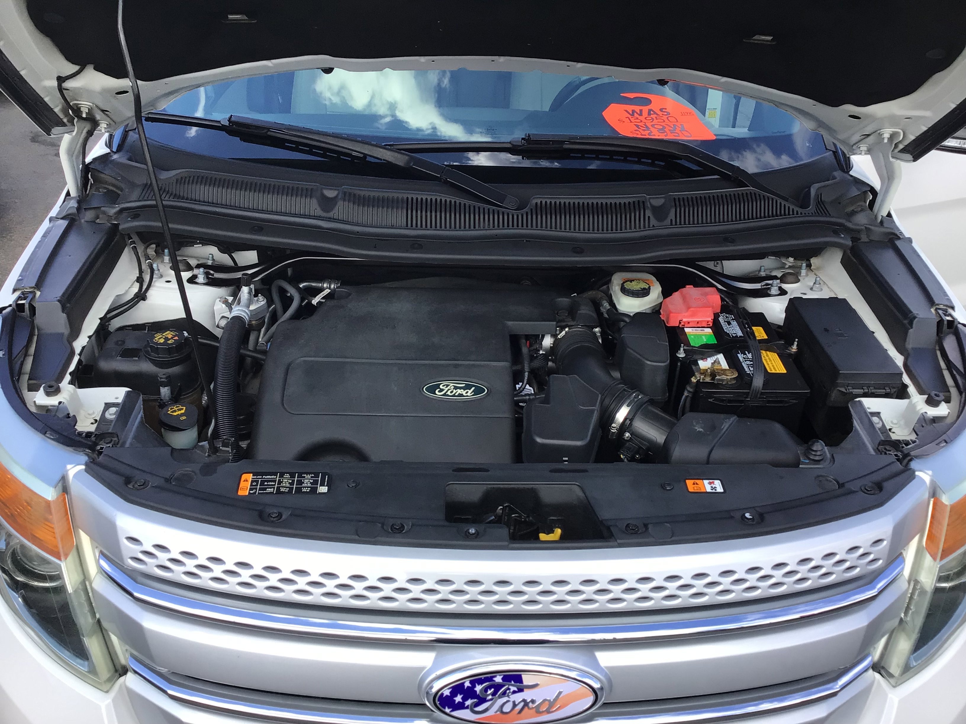 2014 Ford Explorer XLT photo 9