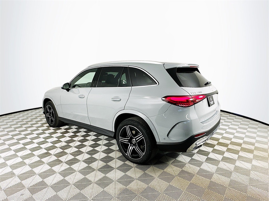 2026 Mercedes Benz GLC 300 4MATIC photo 5