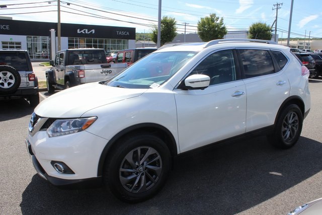 Used 2016 Nissan Rogue SL with VIN 5N1AT2MV2GC871726 for sale in Johnston, RI