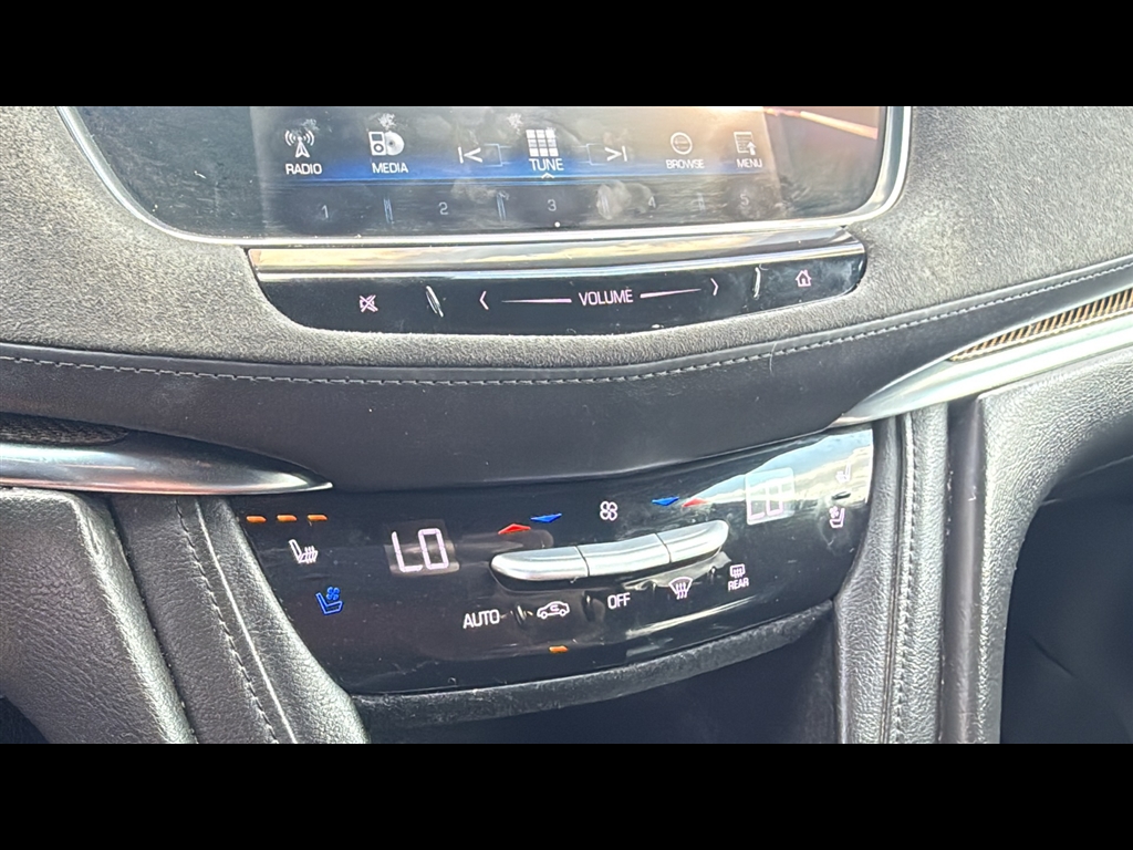 2017 Cadillac XT5 Platinum photo 18