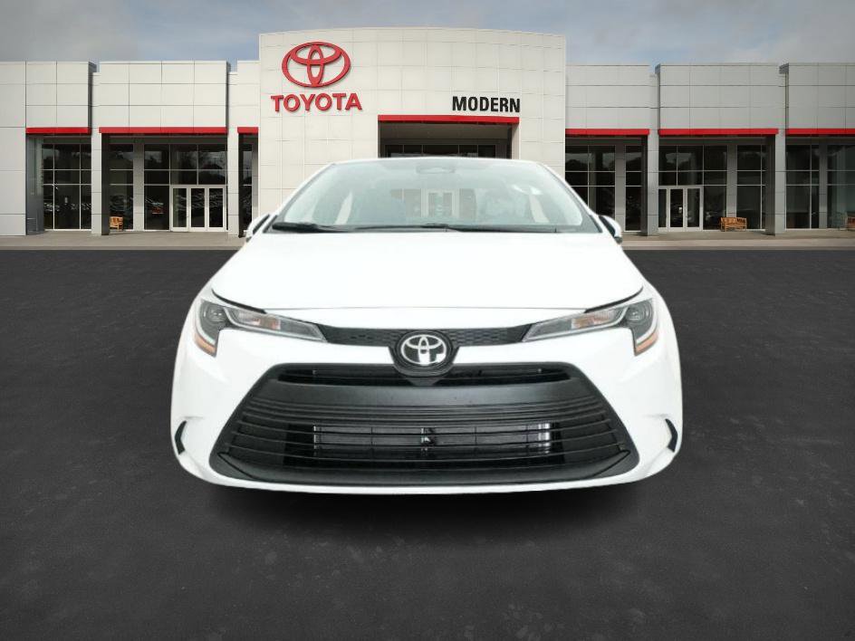 2025 Toyota Corolla LE photo 3