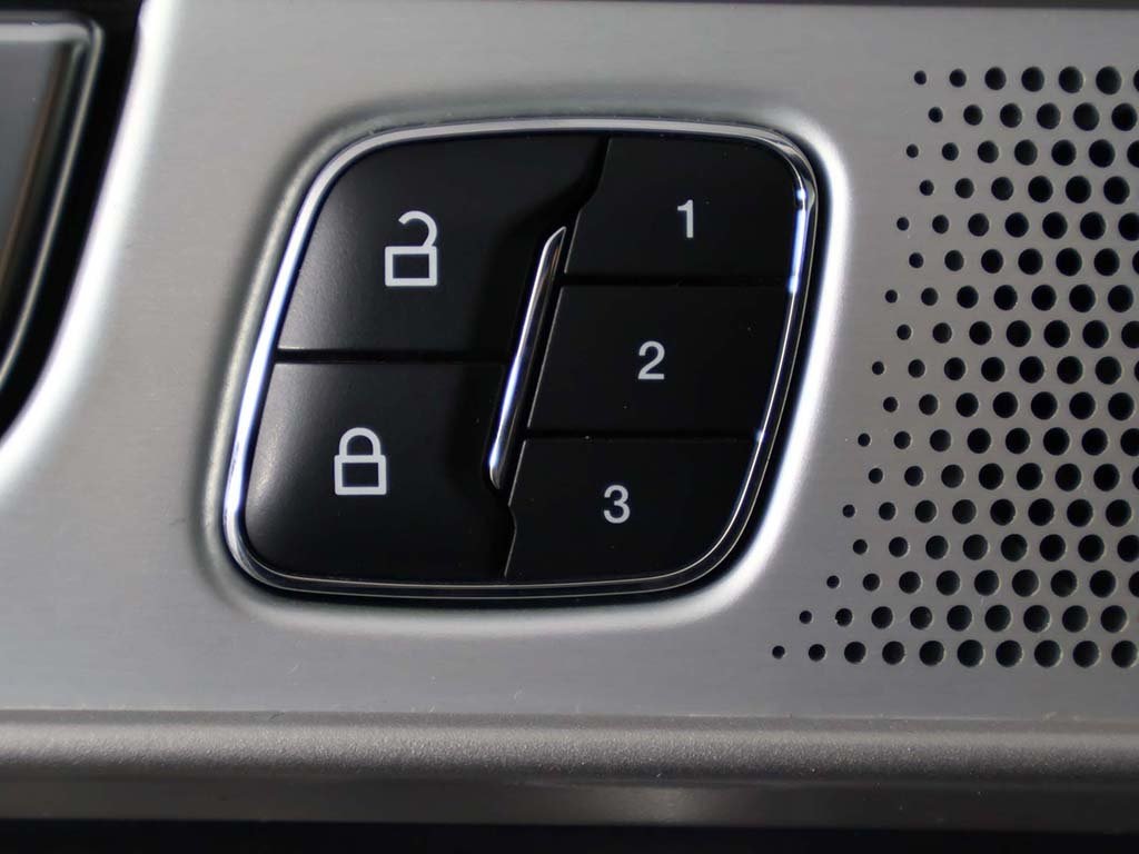 2022 Ford Explorer ST photo 36