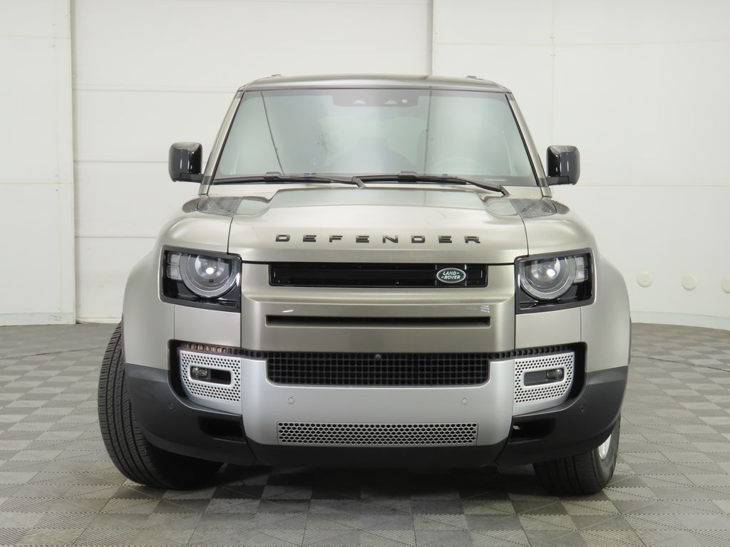 2025 Land Rover Defender 110 S photo 2