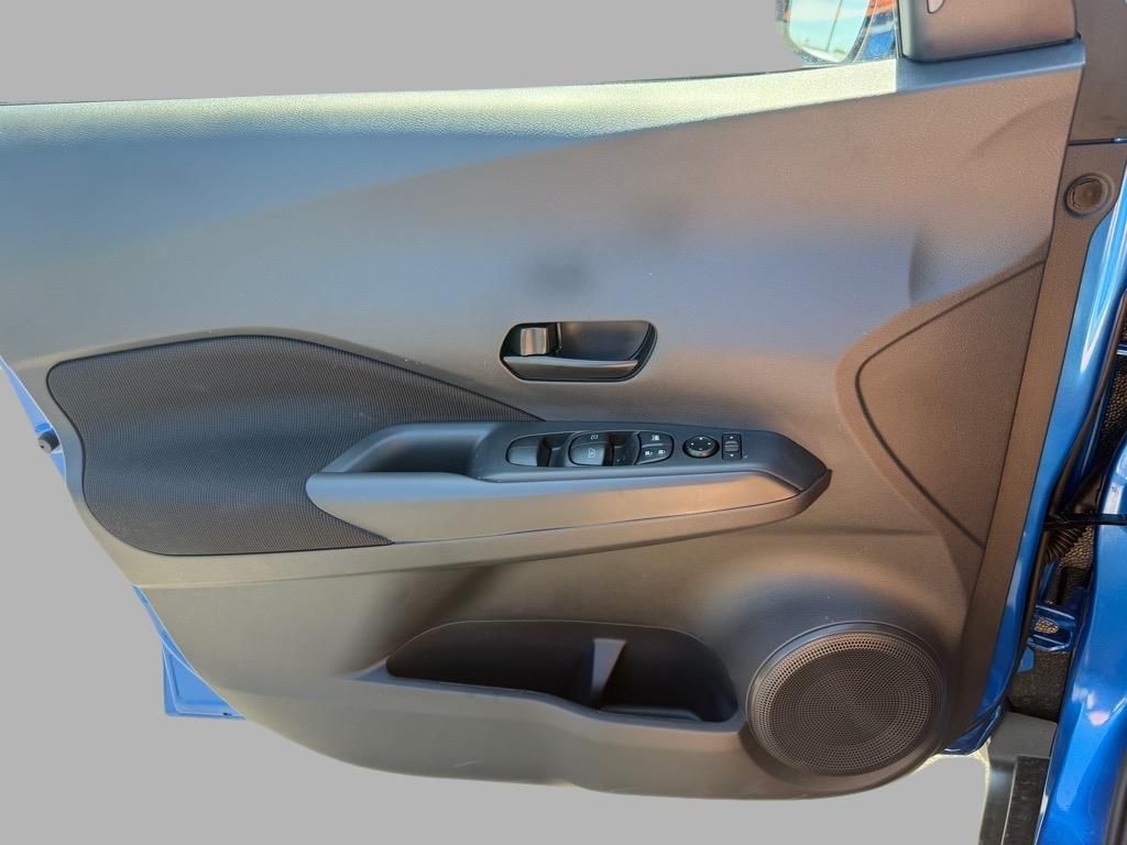 2025 Nissan Kicks Play S photo 14