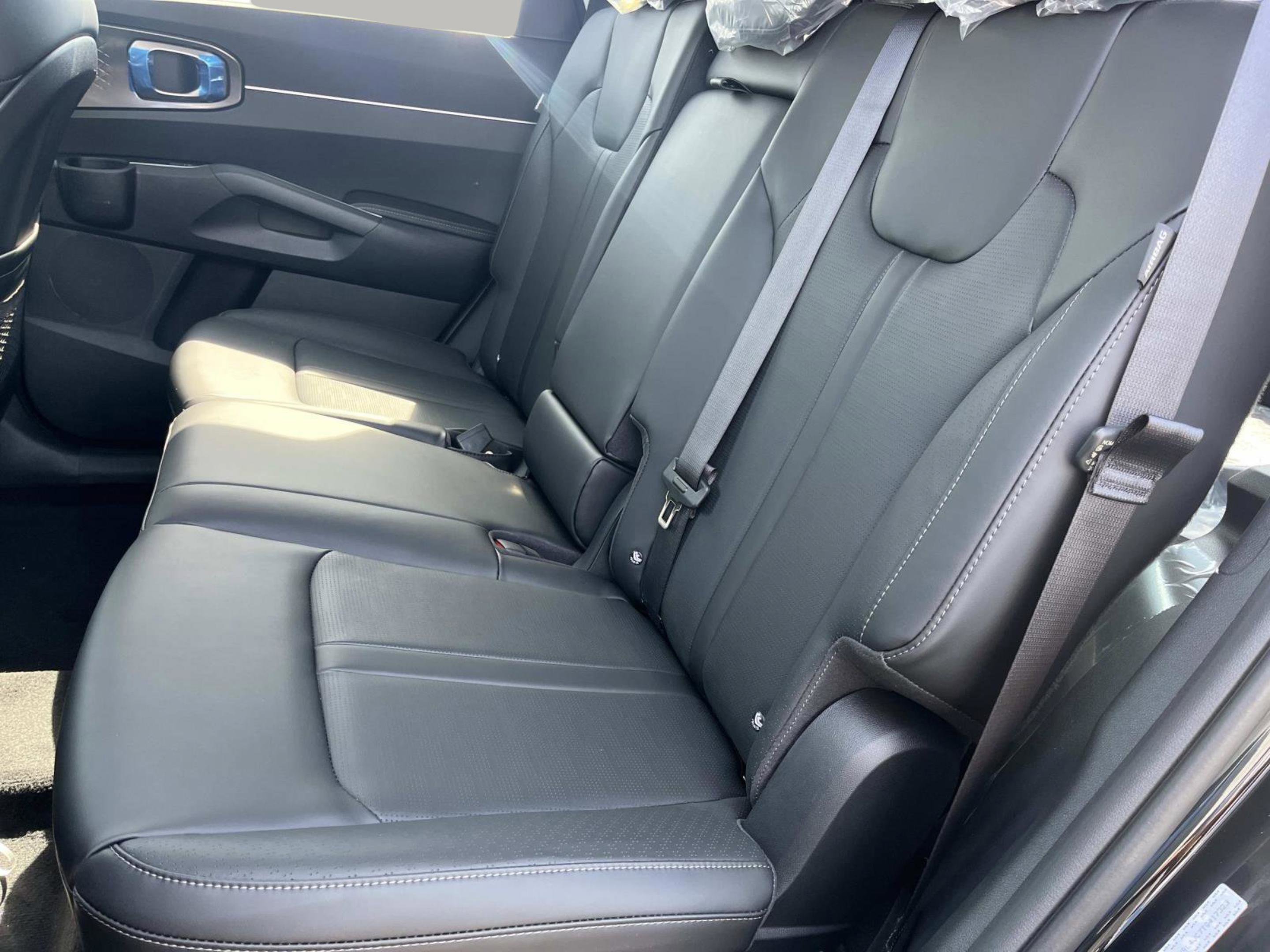 2026 Kia Sorento S photo 19