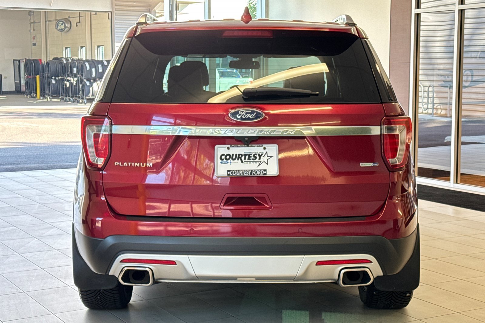 2017 Ford Explorer Platinum photo 4