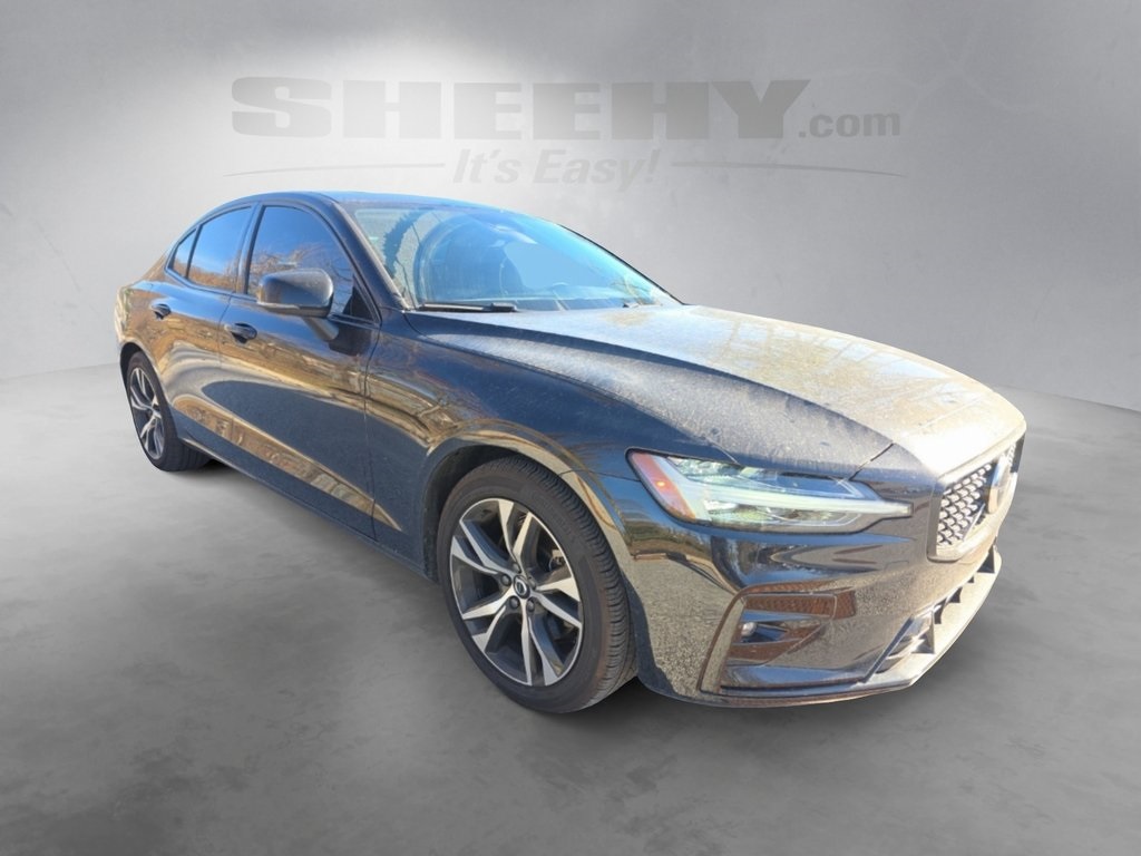 2025 Volvo S60 B5 Core photo 2