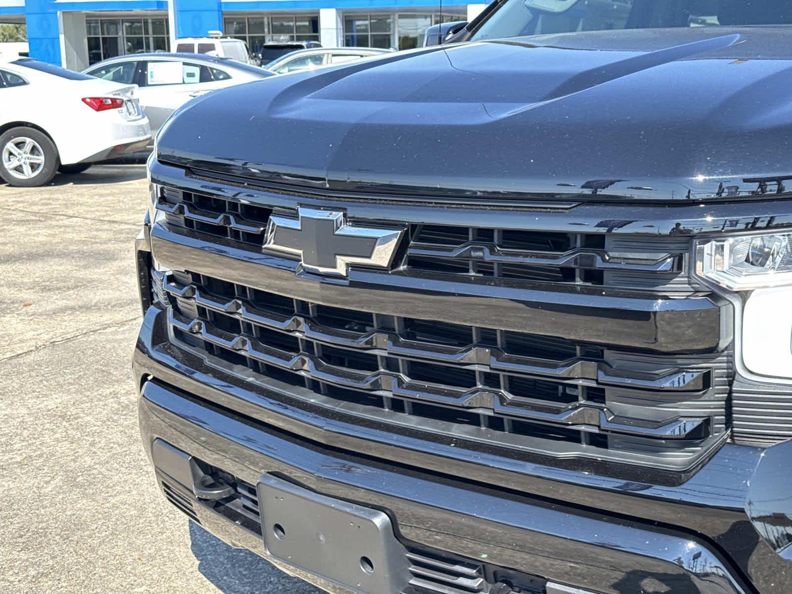 2025 Chevrolet Silverado RST photo 2