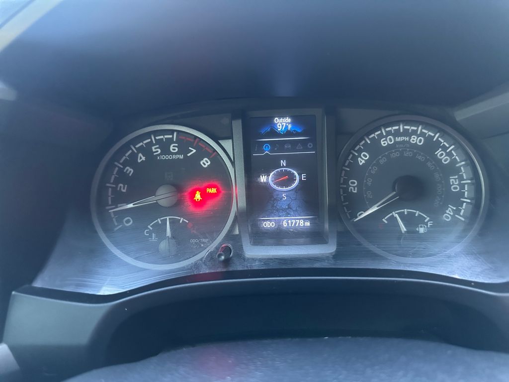 2021 Toyota Tacoma TRD Off-Road photo 10