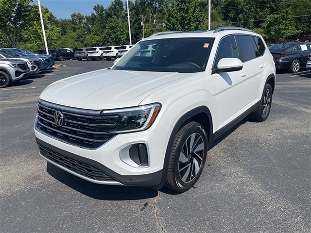 2025 Volkswagen Atlas SEL photo 4