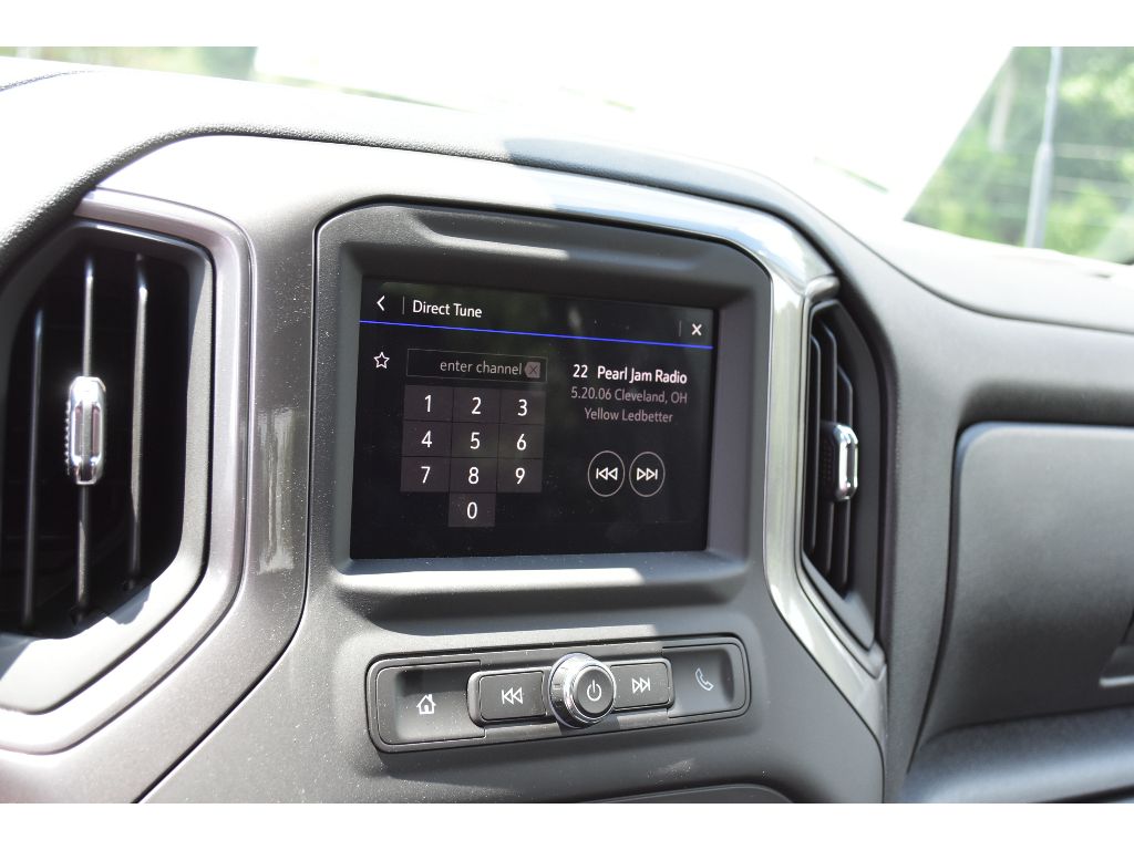 2025 Chevrolet Silverado 2500HD Custom photo 23