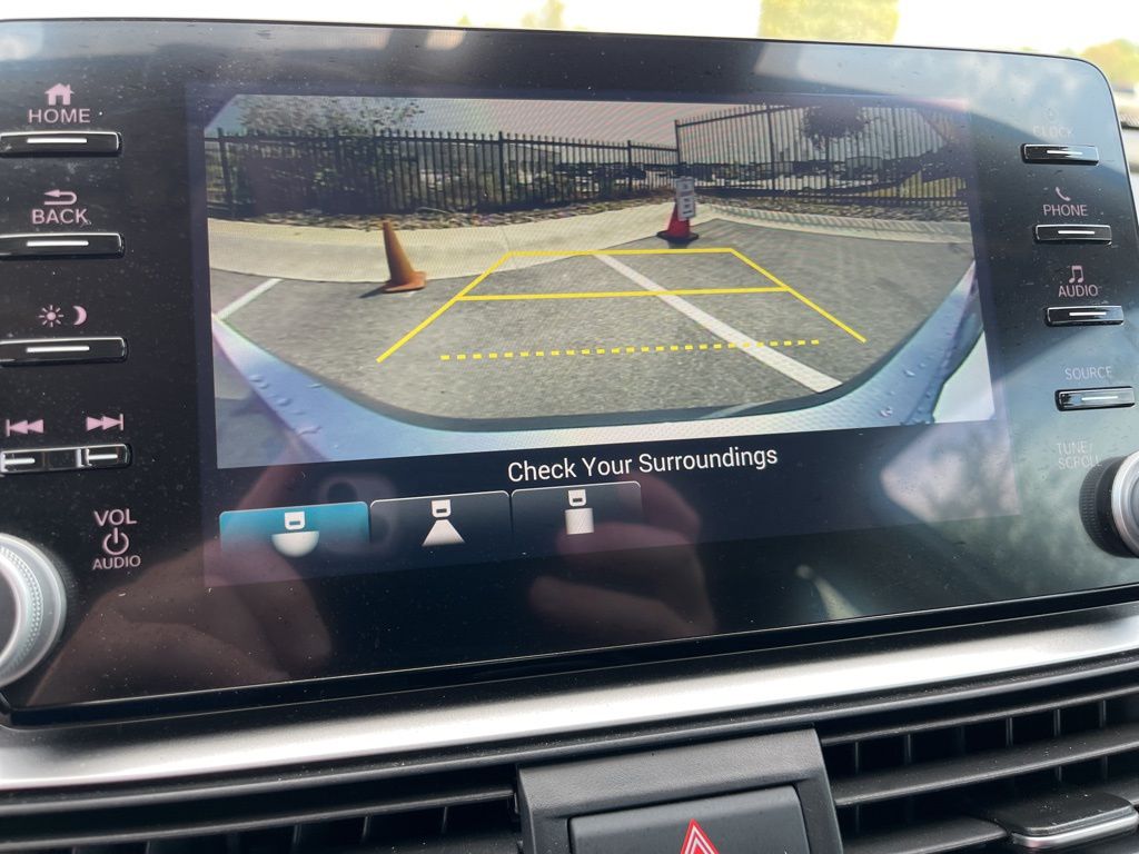 2022 Honda Accord LX photo 10