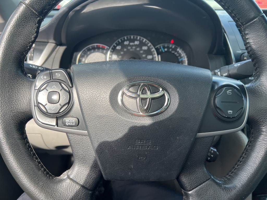 2012 Toyota Camry photo 18