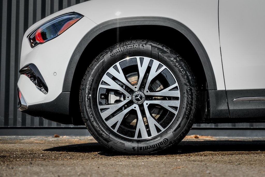 2026 Mercedes Benz GLA 250 4MATIC photo 3